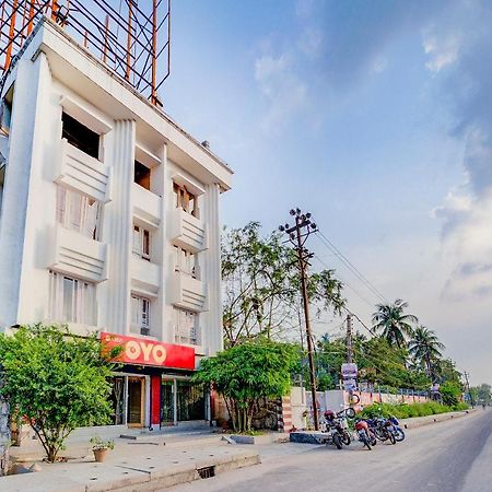 Oyo 13521 Sudhriti Hotel Siliguri Eksteriør bilde
