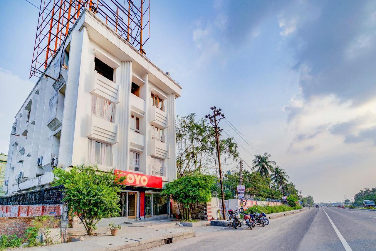 Oyo 13521 Sudhriti Hotel Siliguri Eksteriør bilde