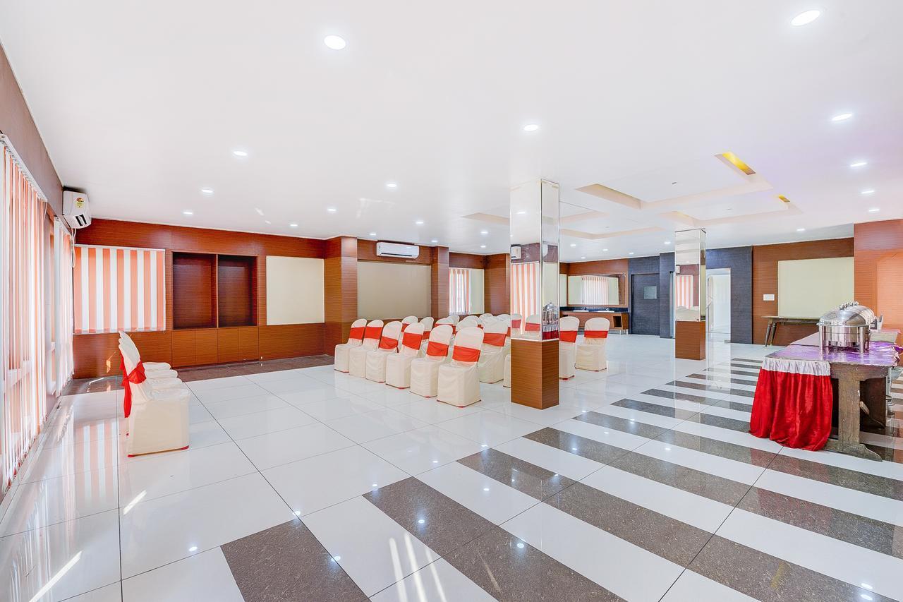 Oyo 13521 Sudhriti Hotel Siliguri Eksteriør bilde