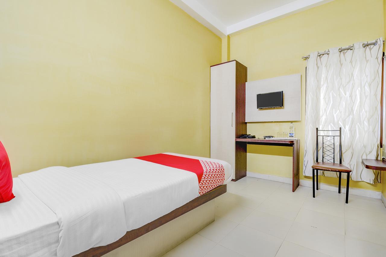Oyo 13521 Sudhriti Hotel Siliguri Eksteriør bilde