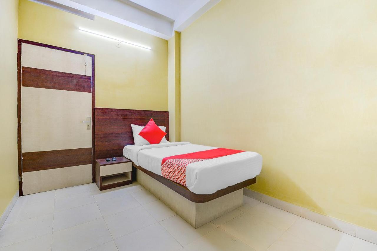 Oyo 13521 Sudhriti Hotel Siliguri Eksteriør bilde