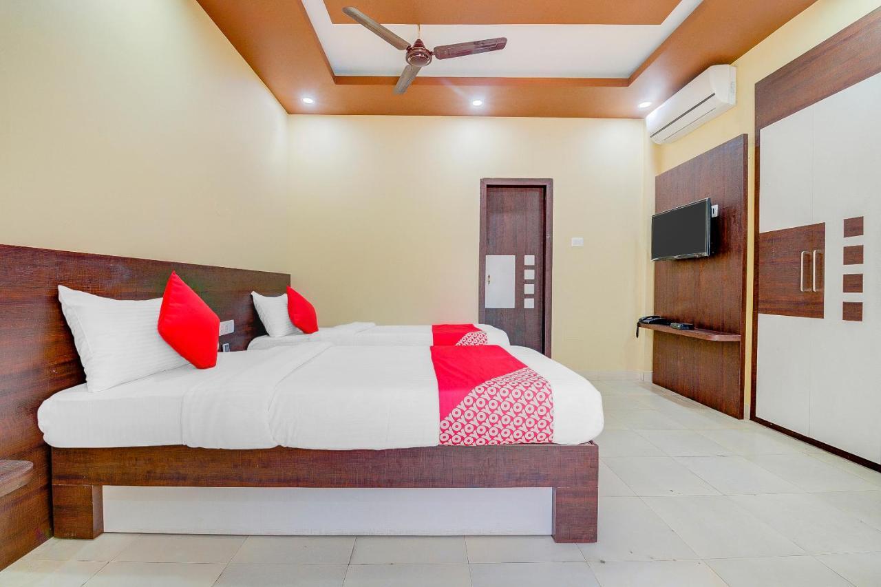 Oyo 13521 Sudhriti Hotel Siliguri Eksteriør bilde